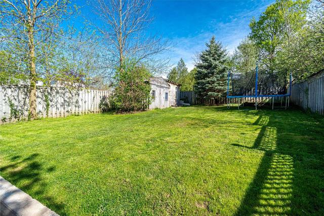 8 Lindsay Crt, House detached with 3 bedrooms, 2 bathrooms and 3 parking in Guelph ON | Image 19