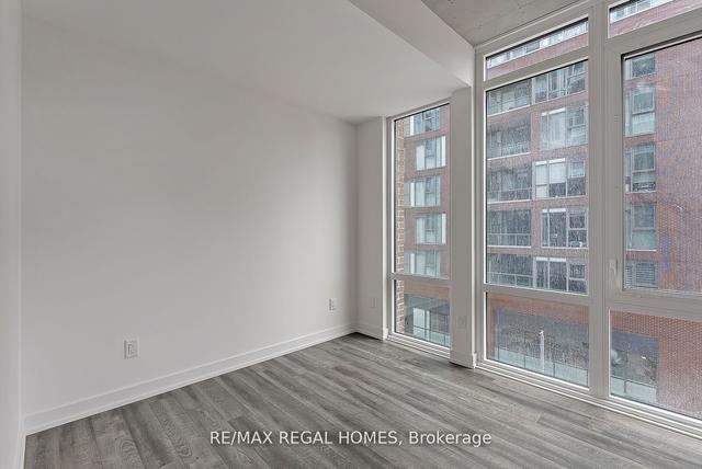 305 - 45 Baseball Pl, Condo with 3 bedrooms, 2 bathrooms and 1 parking in Toronto ON | Image 2