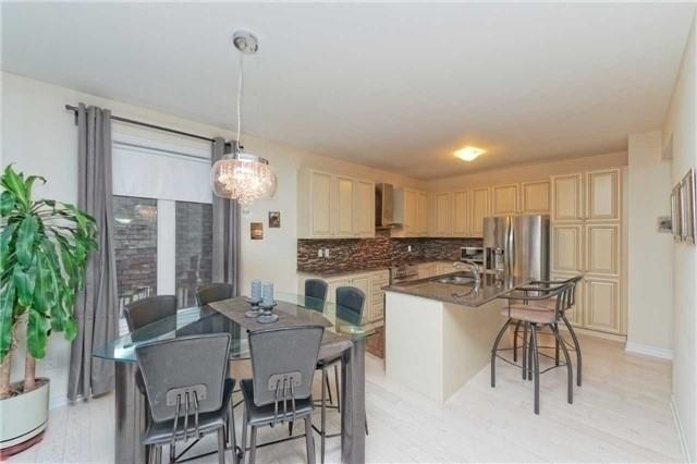 21 Military Crt, House detached with 4 bedrooms, 5 bathrooms and 4 parking in Richmond Hill ON | Image 16