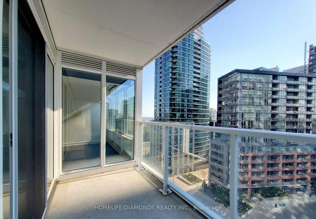816 - 19 Bathurst St, Condo with 1 bedrooms, 1 bathrooms and 0 parking in Toronto ON | Image 6