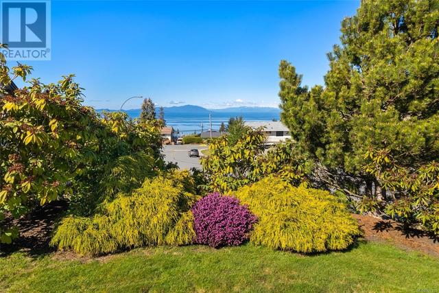 5558 Cliffside Rd, House detached with 3 bedrooms, 4 bathrooms and 6 parking in Nanaimo BC | Image 41