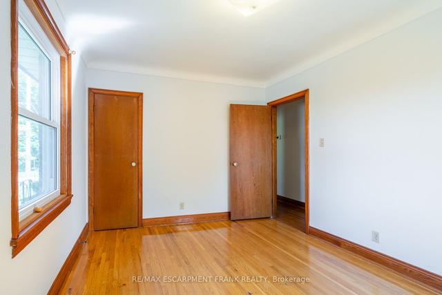 1 Alba St, House detached with 3 bedrooms, 2 bathrooms and 3 parking in Hamilton ON | Image 9