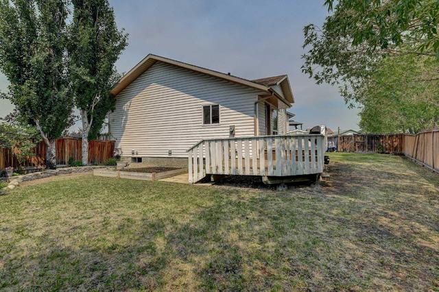 12415 96b Street, House detached with 4 bedrooms, 2 bathrooms and 2 parking in Grande Prairie AB | Image 3