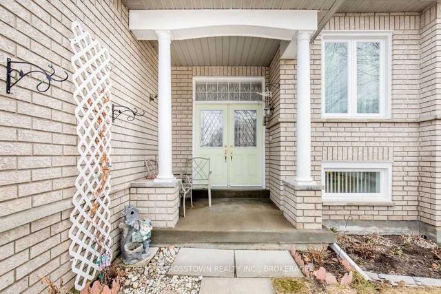 62 Caribou Tr, House detached with 2 bedrooms, 3 bathrooms and 6 parking in Wasaga Beach ON | Image 2