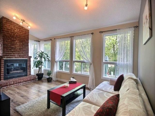79 Yager Ave, House semidetached with 3 bedrooms, 2 bathrooms and 4 parking in Kitchener ON | Image 2