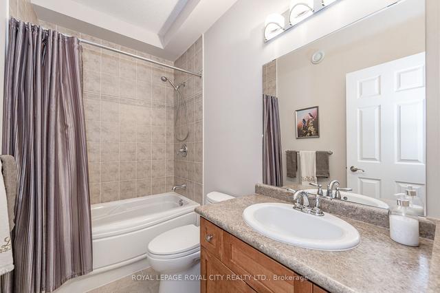 14 - 19 Simmonds Dr, Townhouse with 2 bedrooms, 4 bathrooms and 4 parking in Guelph ON | Image 21
