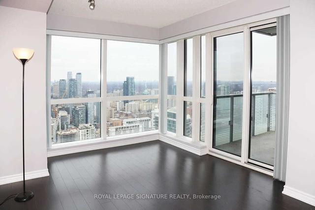 5001 - 386 Yonge St, Condo with 2 bedrooms, 2 bathrooms and 1 parking in Toronto ON | Image 21