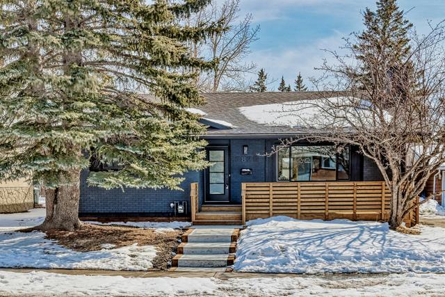 5820 Dalhousie Drive Nw, House detached with 5 bedrooms, 3 bathrooms and 2 parking in Calgary AB | Image 1