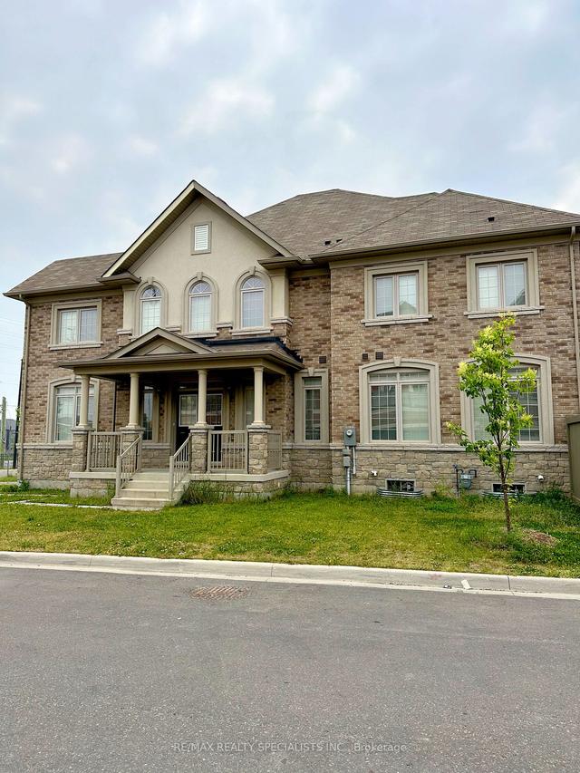 55 Yarmouth St, House attached with 4 bedrooms, 3 bathrooms and 3 parking in Brampton ON | Image 1