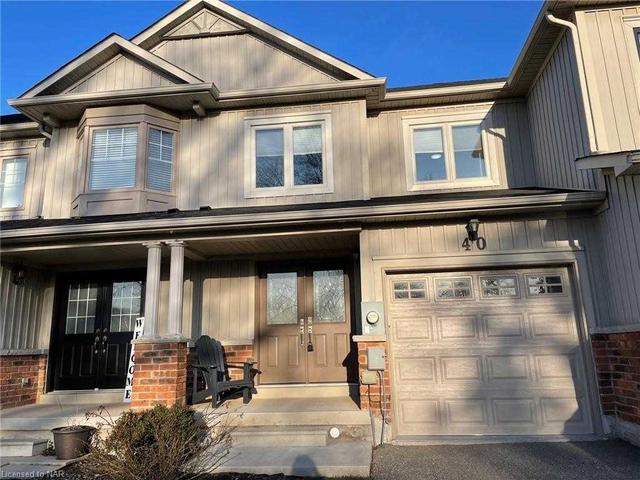 40 Mackenzie King Ave, House attached with 3 bedrooms, 3 bathrooms and 2 parking in St. Catharines ON | Image 1