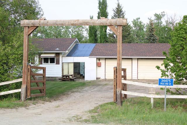 34475 Rr 12, House detached with 4 bedrooms, 1 bathrooms and 4 parking in Red Deer County AB | Image 2