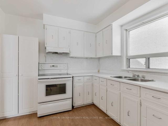 1104 Glengrove Ave, House detached with 4 bedrooms, 2 bathrooms and 5 parking in Toronto ON | Image 24