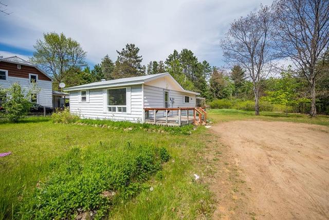 2404 Simpson Pit Road, House detached with 2 bedrooms, 1 bathrooms and 6 parking in Killaloe, Hagarty and Richards ON | Image 7