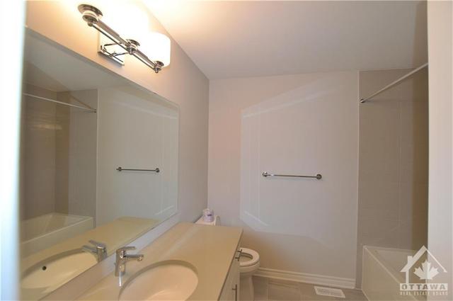 312 Kanashtage Terrace, Townhouse with 3 bedrooms, 3 bathrooms and 2 parking in Ottawa ON | Image 11