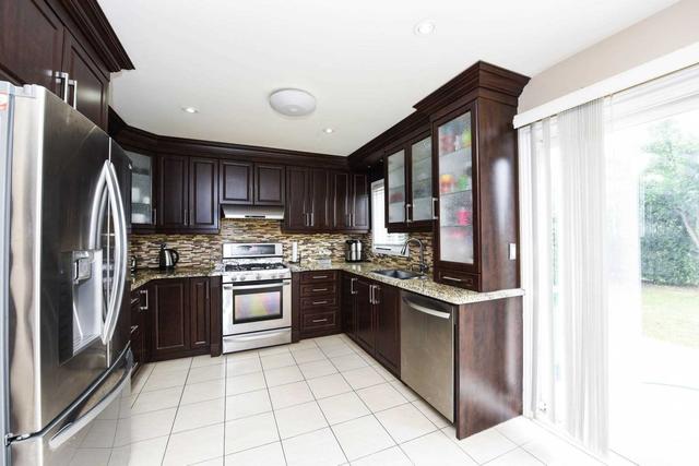 8 Jeremy Pl, House detached with 4 bedrooms, 4 bathrooms and 5 parking in Brampton ON | Image 30