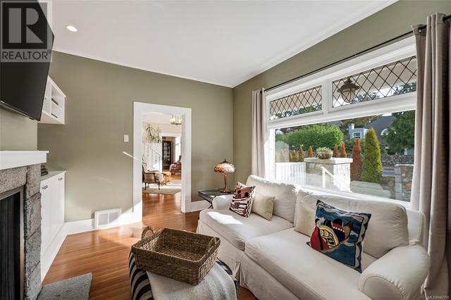 1952 Runnymede Ave, House detached with 6 bedrooms, 5 bathrooms and 6 parking in Victoria BC | Image 35