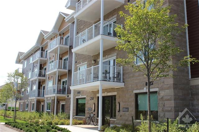c210 - 258 Coleman Street, Condo with 1 bedrooms, 1 bathrooms and null parking in Carleton Place ON | Image 1
