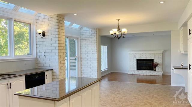 121 Knudson Drive, House detached with 6 bedrooms, 5 bathrooms and 6 parking in Ottawa ON | Image 9