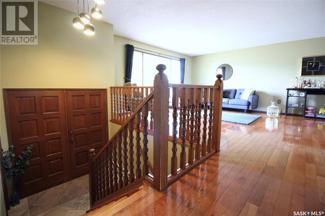 810 Cartier Street, House detached with 4 bedrooms, 3 bathrooms and null parking in Whitewood SK | Image 2