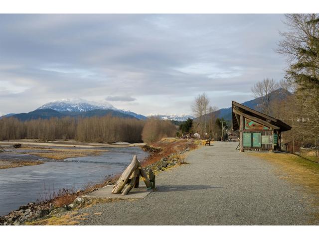 41517 Government Road, House detached with 5 bedrooms, 3 bathrooms and 4 parking in Squamish BC | Image 7