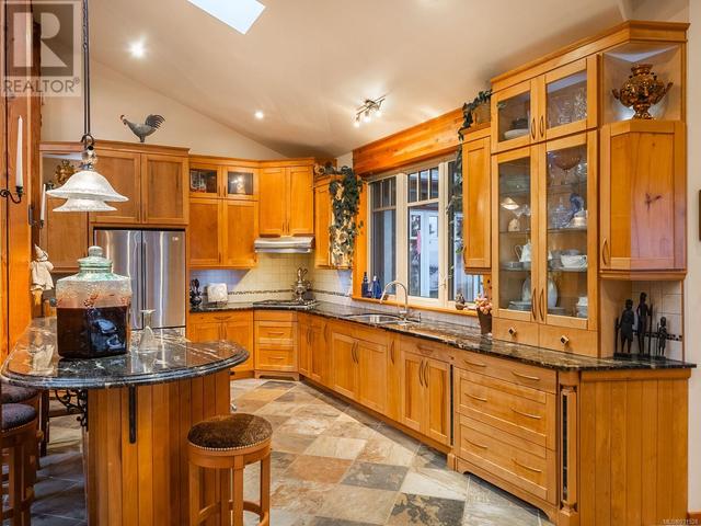 2035 Widgeon Rd, House detached with 3 bedrooms, 3 bathrooms and 6 parking in Nanaimo H BC | Image 28