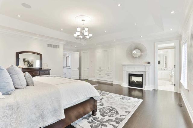 102 Dinnick Cres, House detached with 4 bedrooms, 7 bathrooms and 6 parking in Toronto ON | Image 18