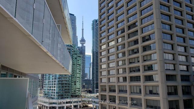 722 - 15 Queens Quay E, Condo with 2 bedrooms, 2 bathrooms and 1 parking in Toronto ON | Image 24