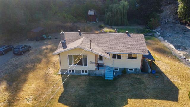 2644 10th Avenue, House detached with 4 bedrooms, 2 bathrooms and null parking in Castlegar BC | Image 25