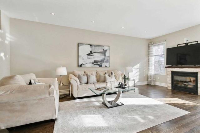 27 Timberwolf Cres N, House detached with 3 bedrooms, 4 bathrooms and 4 parking in Vaughan ON | Image 30