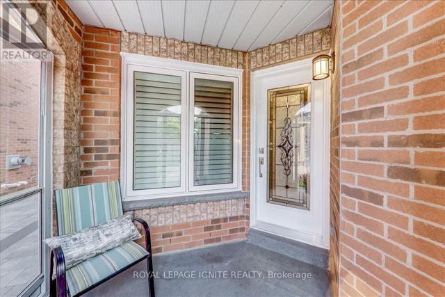 104 Lucena Cres, House attached with 3 bedrooms, 3 bathrooms and 3 parking in Vaughan ON | Image 6