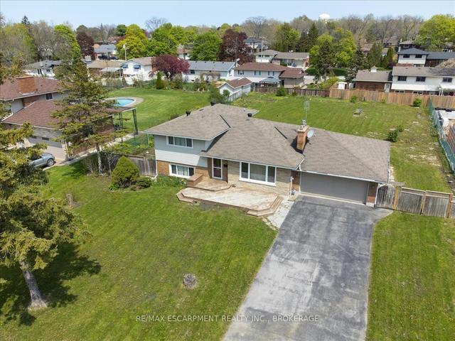 16 Woodmount Dr, House detached with 3 bedrooms, 2 bathrooms and 6 parking in St. Catharines ON | Image 22