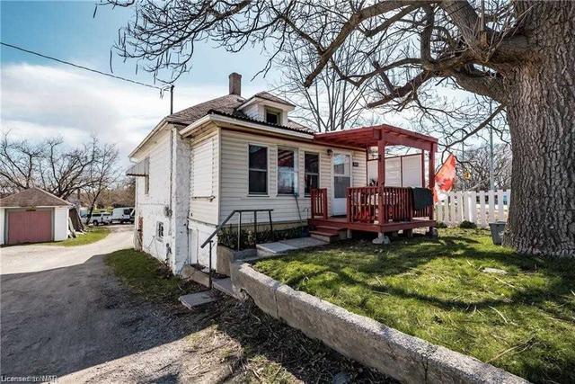 510 Queenston St, House detached with 3 bedrooms, 1 bathrooms and 5 parking in St. Catharines ON | Image 9
