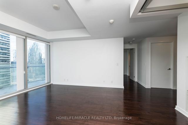 2901 - 14 York St, Condo with 3 bedrooms, 2 bathrooms and 1 parking in Toronto ON | Image 20