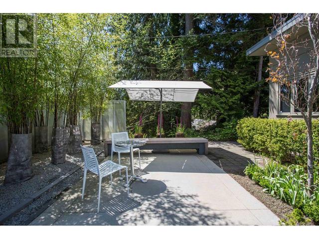 982 Belvedere Drive, House detached with 4 bedrooms, 3 bathrooms and 2 parking in North Vancouver BC | Image 35