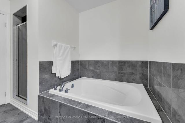 3 Erinview Terr, House detached with 4 bedrooms, 5 bathrooms and 2 parking in Toronto ON | Image 6
