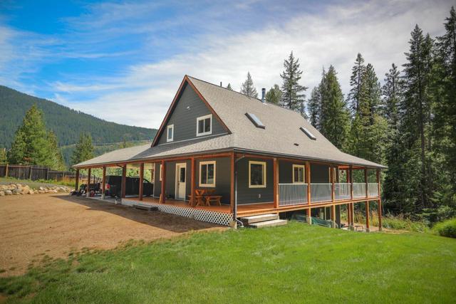 4351 Poplar Ridge Road, House detached with 2 bedrooms, 3 bathrooms and 8 parking in Central Kootenay H BC | Image 56