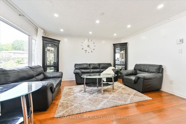 28 Candle Liteway, Townhouse with 3 bedrooms, 2 bathrooms and 2 parking in Toronto ON | Image 32