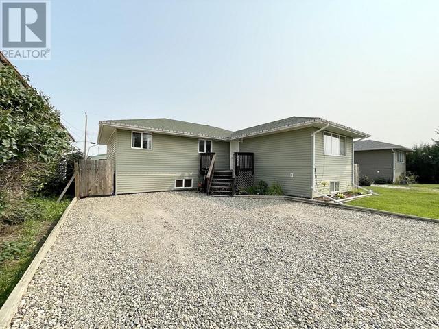 10615 102 Street, House detached with 5 bedrooms, 2 bathrooms and null parking in Taylor BC | Image 36