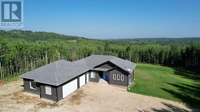 114024 Township Road 590, House detached with 3 bedrooms, 3 bathrooms and null parking in Woodlands County AB | Image 1