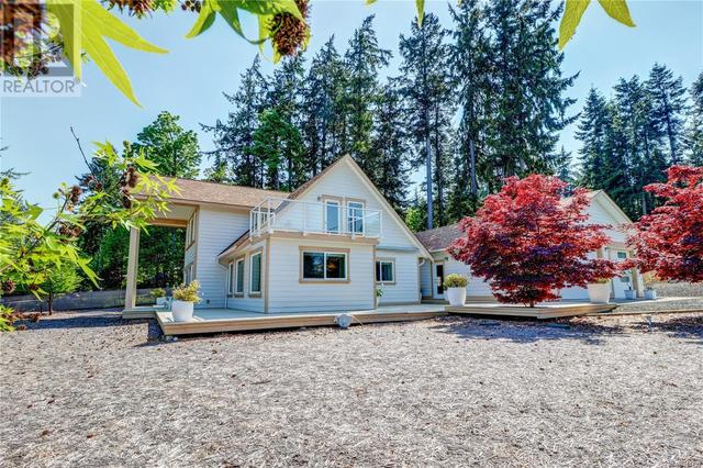 4686 Maple Guard Dr, House detached with 3 bedrooms, 4 bathrooms and 2 parking in Nanaimo H BC | Image 3