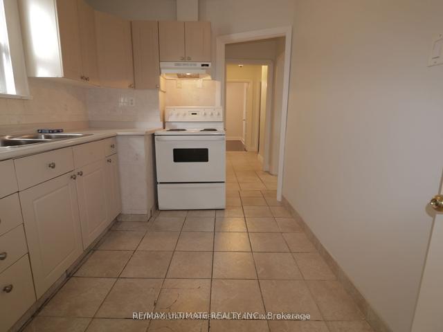 2334 Dufferin St, House detached with 2 bedrooms, 1 bathrooms and 1 parking in Toronto ON | Image 12