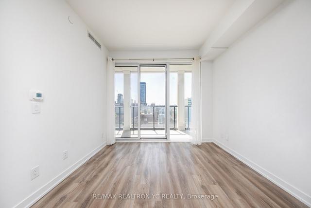 2414 - 20 Edward St, Condo with 1 bedrooms, 1 bathrooms and 0 parking in Toronto ON | Image 2