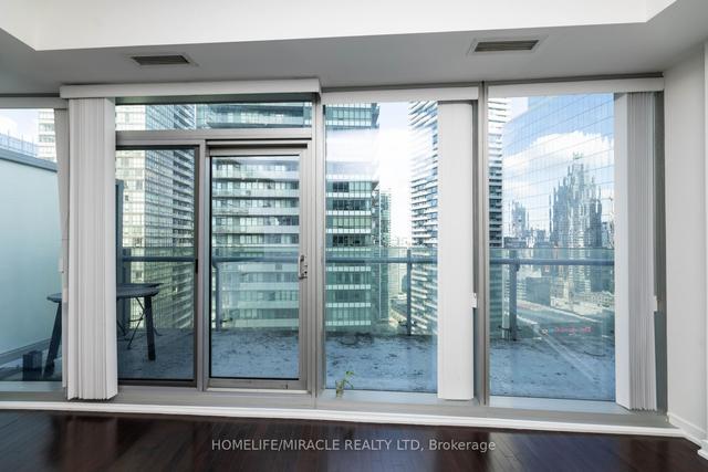 2901 - 14 York St, Condo with 3 bedrooms, 2 bathrooms and 1 parking in Toronto ON | Image 8