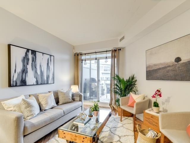 901 - 1 Shaw St, Condo with 1 bedrooms, 1 bathrooms and 1 parking in Toronto ON | Image 1