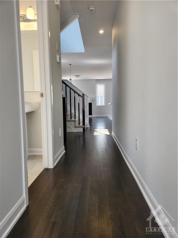 711 Doneraile Walk, Townhouse with 3 bedrooms, 4 bathrooms and 2 parking in Ottawa ON | Image 5