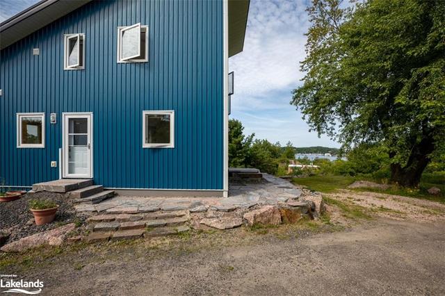 10 Macfarlane Street, House detached with 3 bedrooms, 3 bathrooms and 4 parking in Parry Sound ON | Image 1