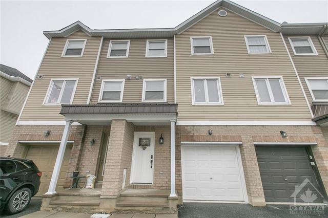529 Simran Private, Townhouse with 2 bedrooms, 3 bathrooms and 2 parking in Ottawa ON | Image 2