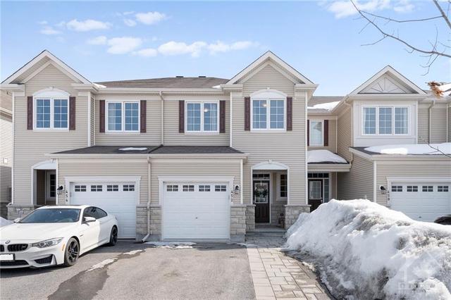 452 Ashbourne Crescent, Townhouse with 3 bedrooms, 3 bathrooms and 3 parking in Ottawa ON | Image 1