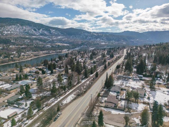 2812 Columbia Avenue, House detached with 5 bedrooms, 3 bathrooms and null parking in Castlegar BC | Image 40