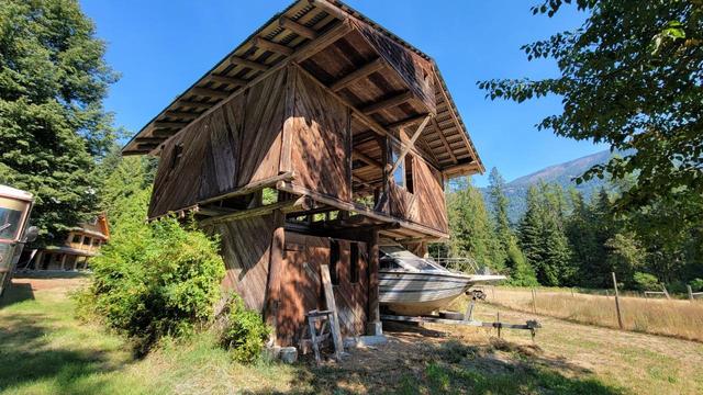 2271 Slocan Valley West Road, House detached with 5 bedrooms, 2 bathrooms and 9 parking in Central Kootenay H BC | Image 13